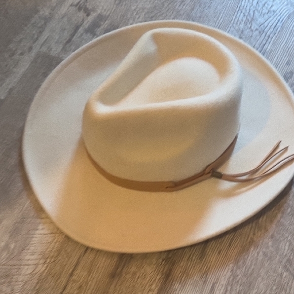 Altar'd State NWOT Cream Cowboy Hat with Tan Band 100%Wool - Picture 1 of 2